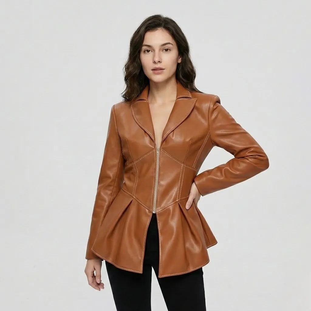 Štruktúrovaný kabát s priliehavým strihom a peplum detailom