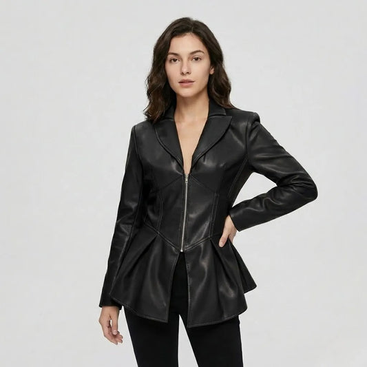 Štruktúrovaný kabát s priliehavým strihom a peplum detailom