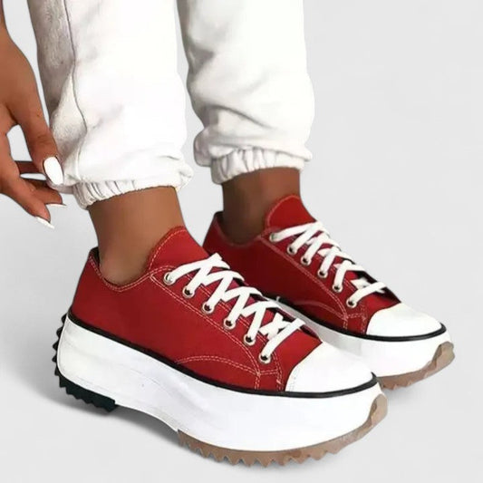 KELLY | URODZĄ SIĘ BUTY